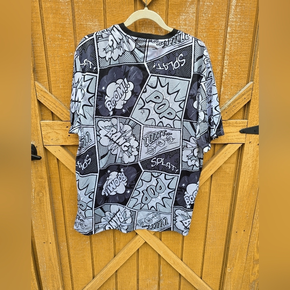 Graphic Comic-Print Short Sleeve Tee - Black & Gray - Picture 3 of 3